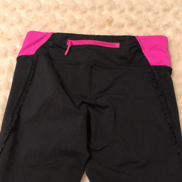 LuLuLemon • Workout Capris - Picture 3 of 5